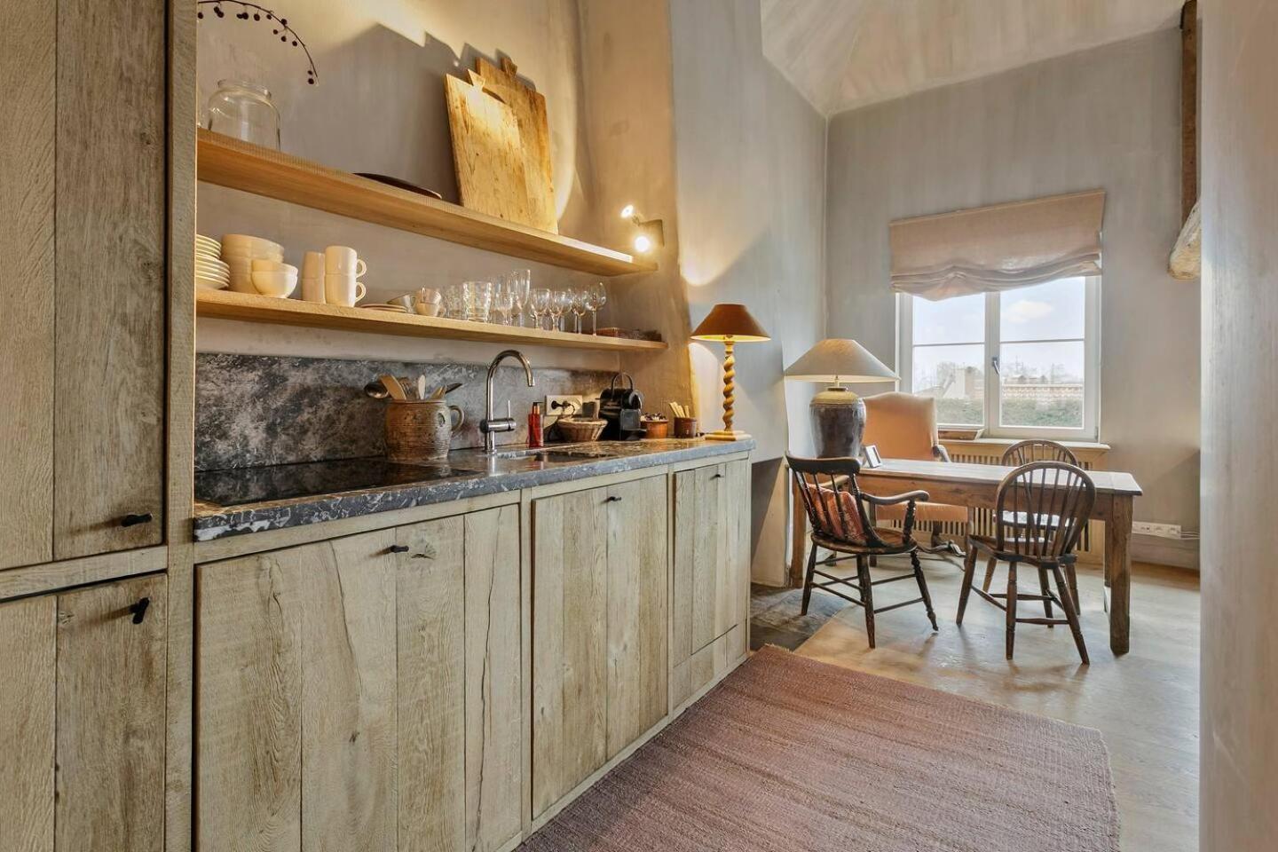 Ferienwohnung Loft Katelijne Luxurious Escape In The Heart Of Historic Brügge Exterior foto